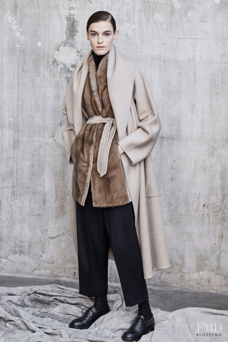 Max Mara Atelier lookbook for Autumn/Winter 2019