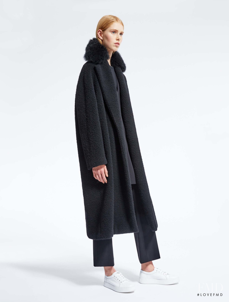 Max Mara Atelier lookbook for Autumn/Winter 2016