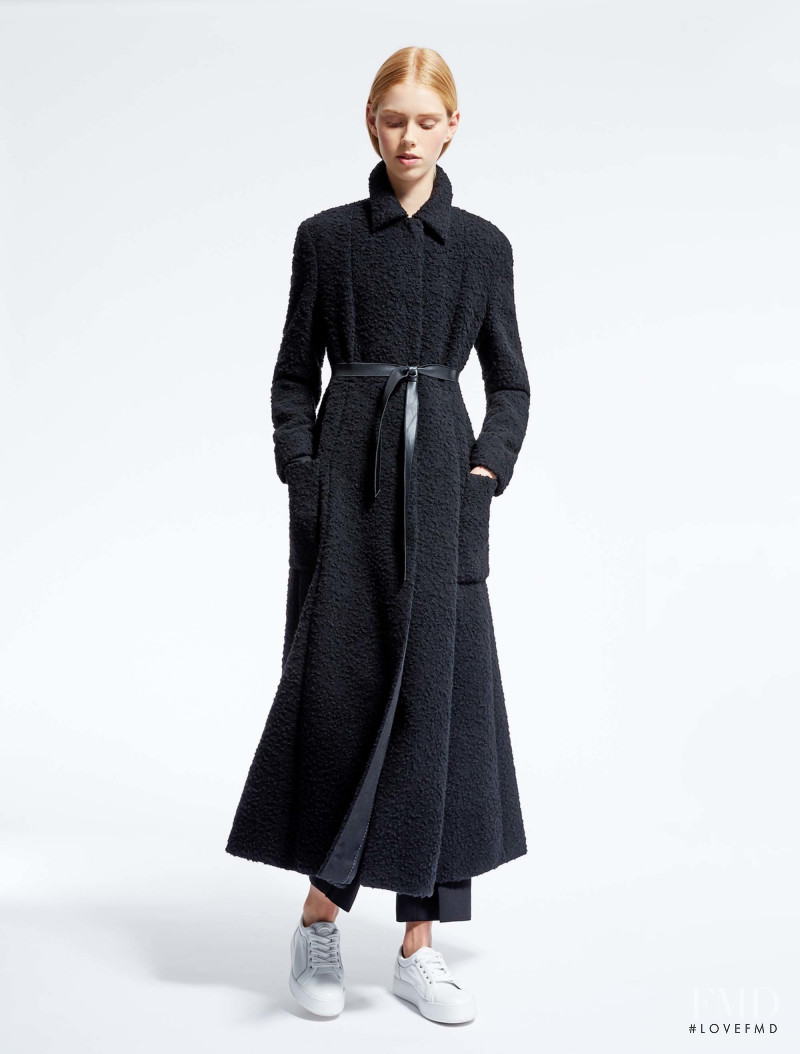 Max Mara Atelier lookbook for Autumn/Winter 2016