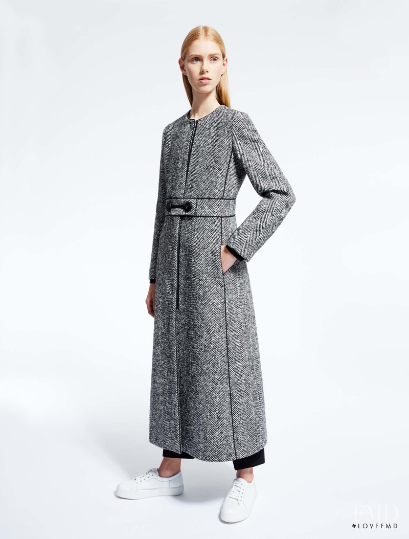 Max Mara Atelier lookbook for Autumn/Winter 2016