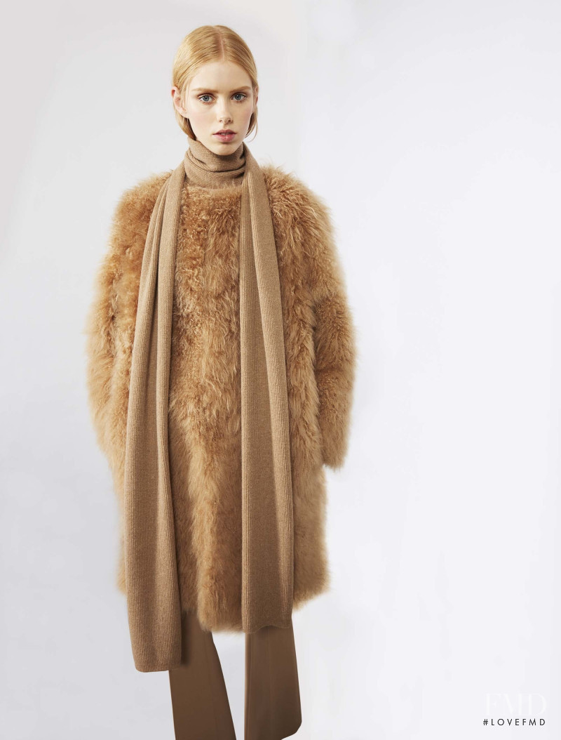 Max Mara Atelier lookbook for Autumn/Winter 2016