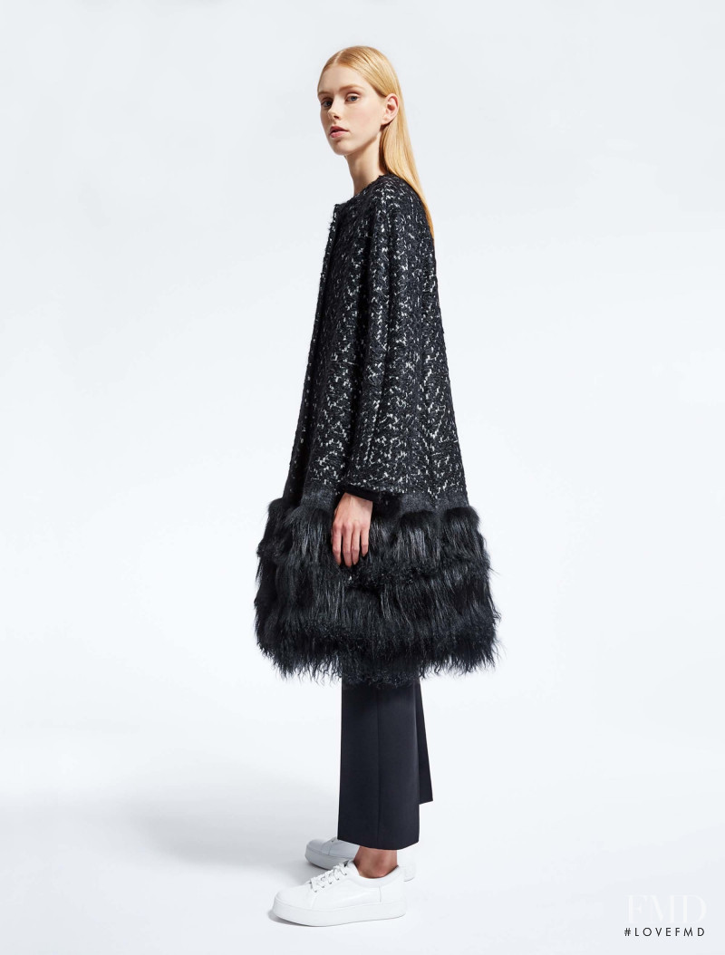 Max Mara Atelier lookbook for Autumn/Winter 2016