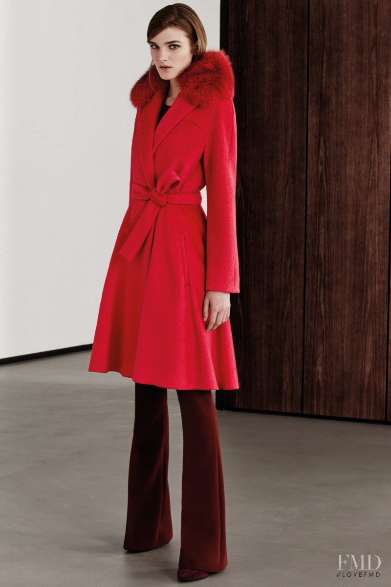 Max Mara Atelier lookbook for Autumn/Winter 2015