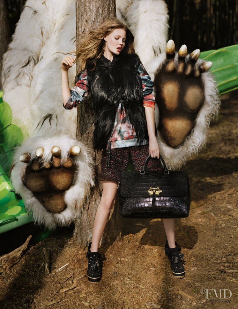 Lindsey Wixson featured in  the Mulberry advertisement for Autumn/Winter 2012