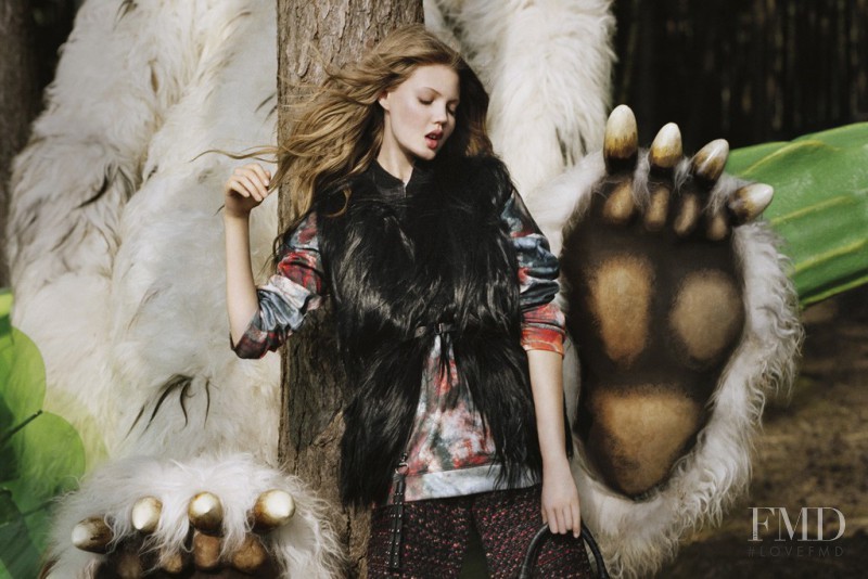 Lindsey Wixson featured in  the Mulberry advertisement for Autumn/Winter 2012