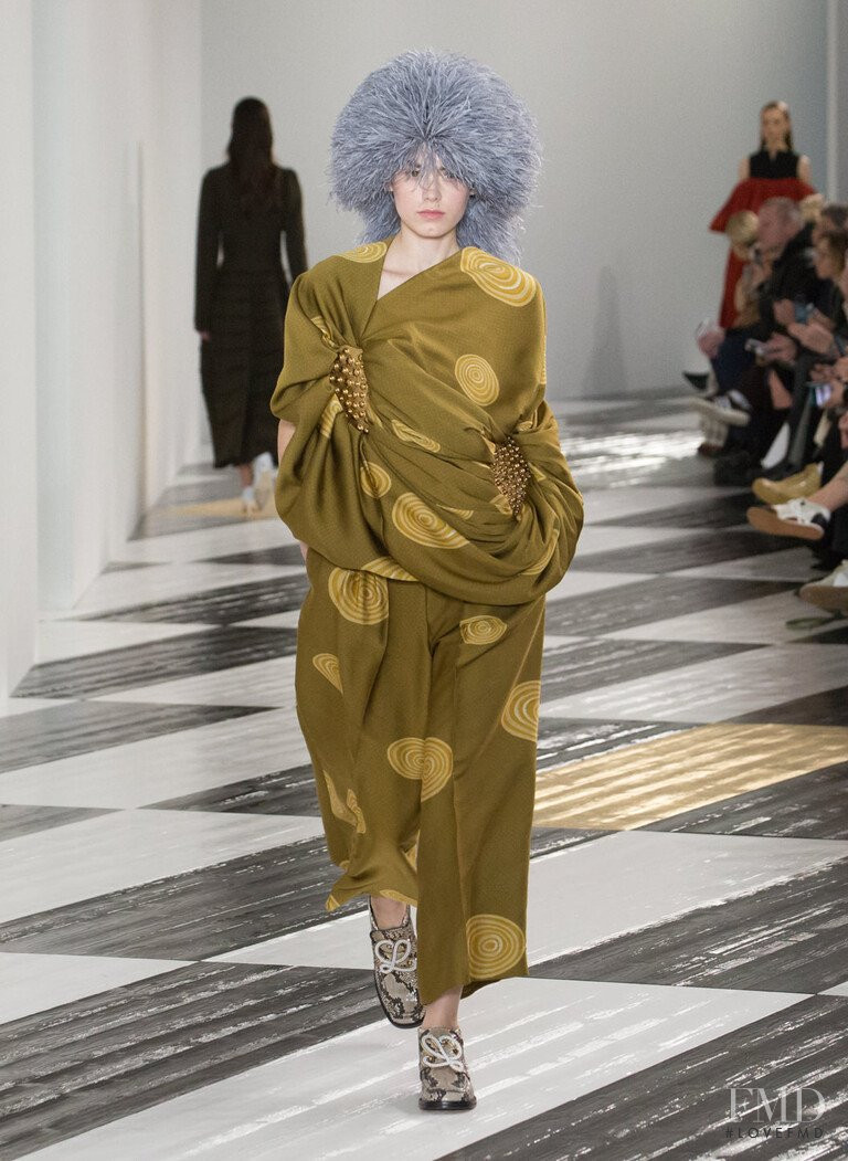 Julka Zatylny featured in  the Loewe fashion show for Autumn/Winter 2020