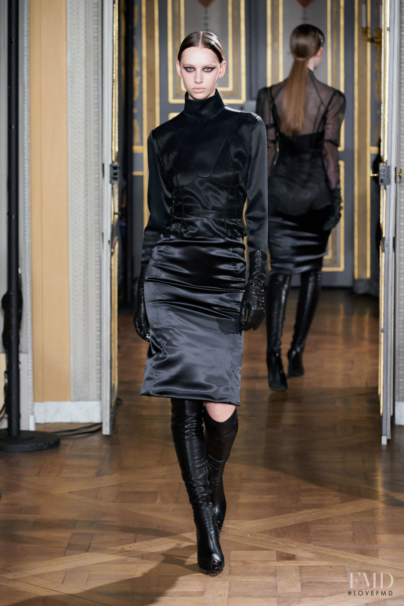 Lotka Lakwijk featured in  the Olivier Theyskens fashion show for Autumn/Winter 2020