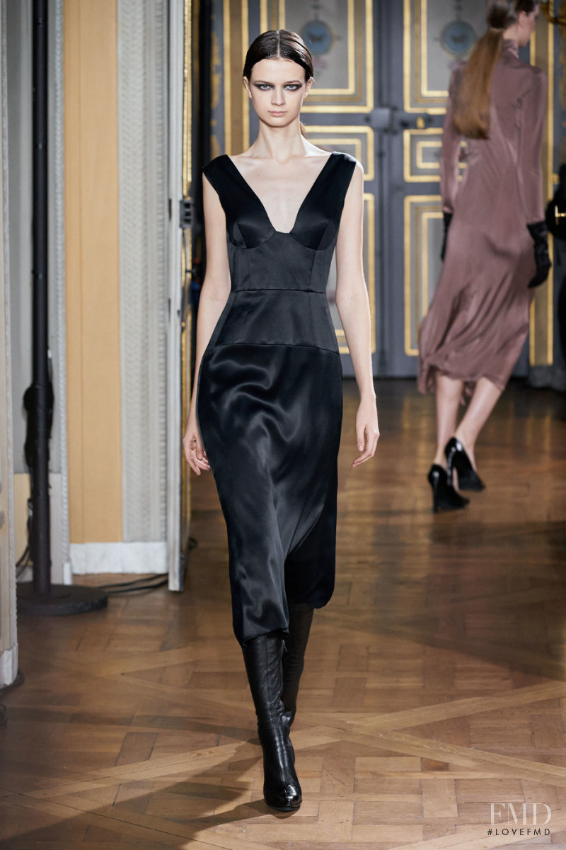 Olivier Theyskens fashion show for Autumn/Winter 2020