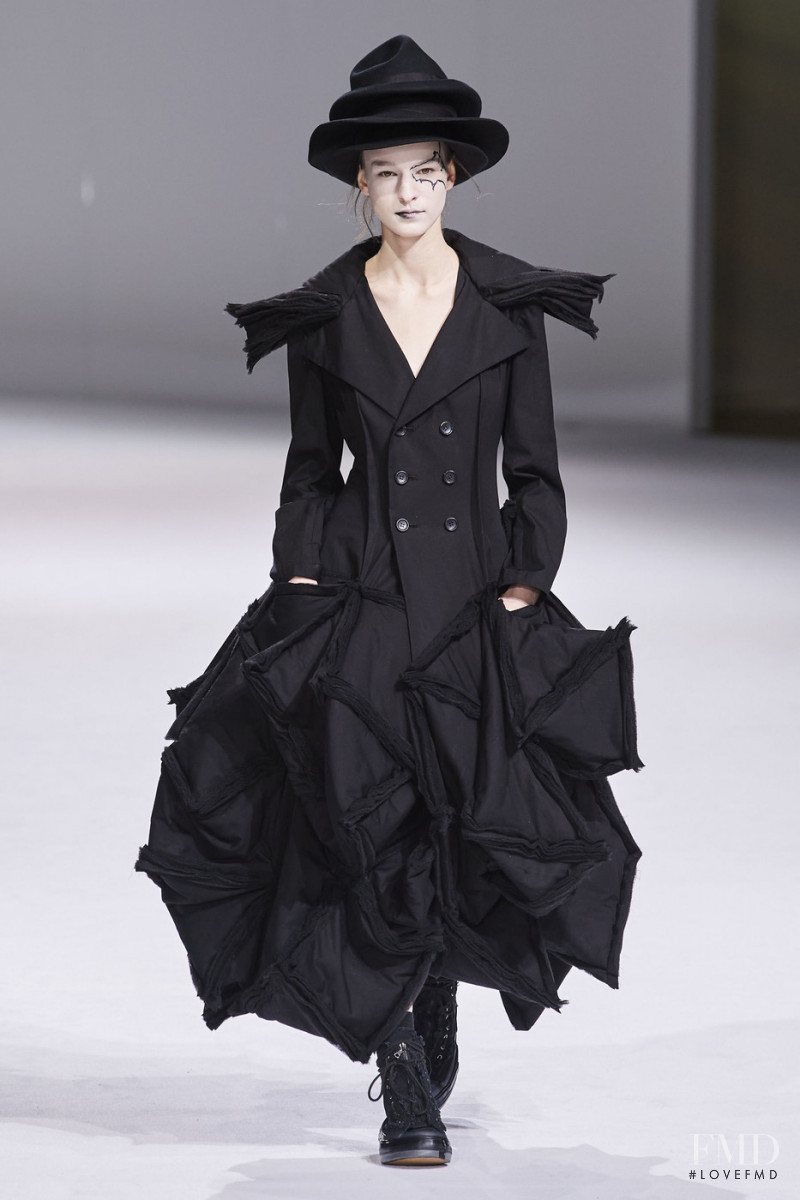 Yohji Yamamoto fashion show for Autumn/Winter 2020