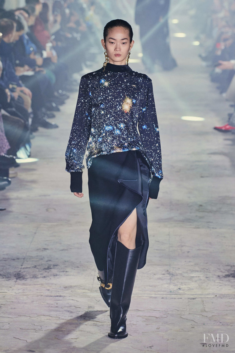 Hyun Ji Shin featured in  the Sacai fashion show for Autumn/Winter 2020