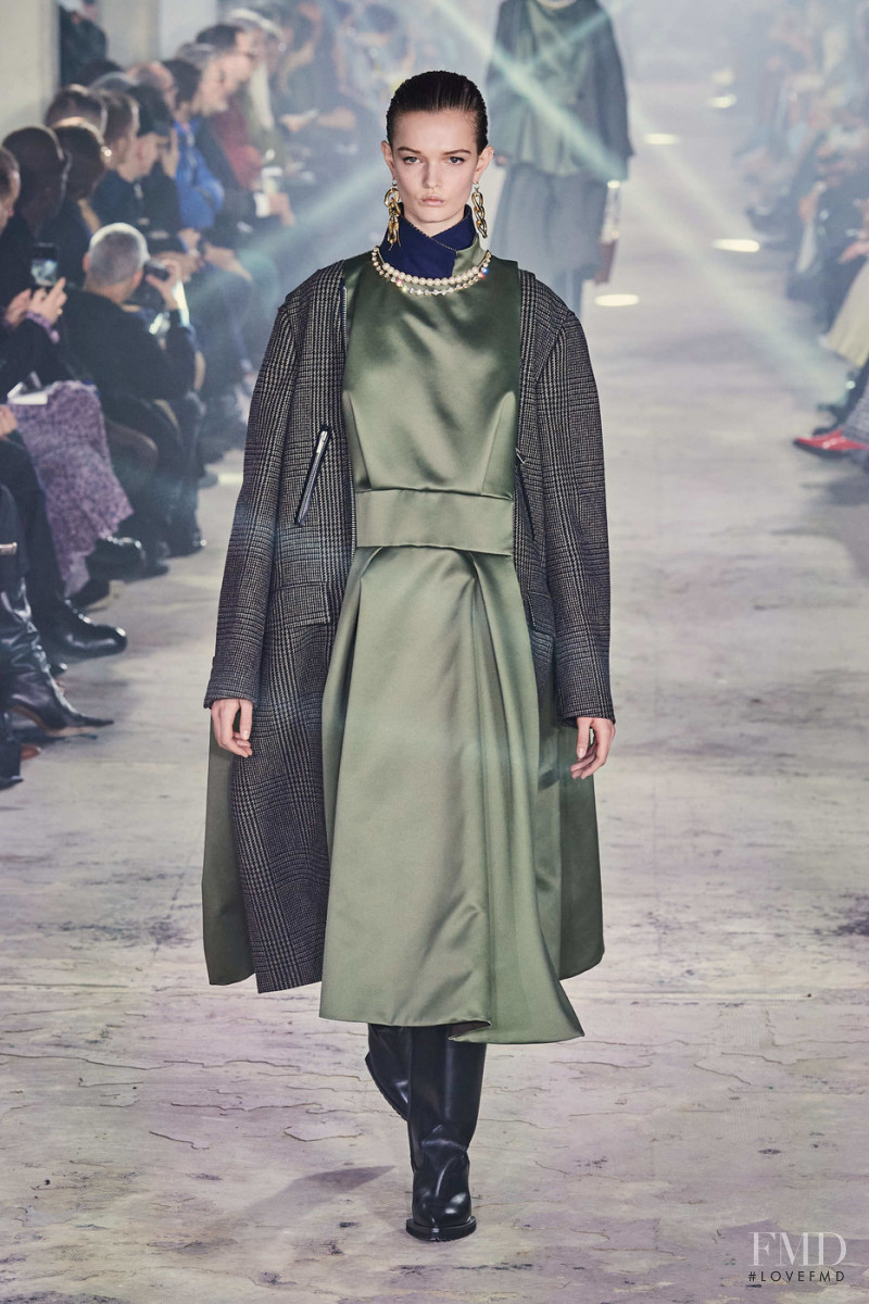 Lulu Tenney featured in  the Sacai fashion show for Autumn/Winter 2020