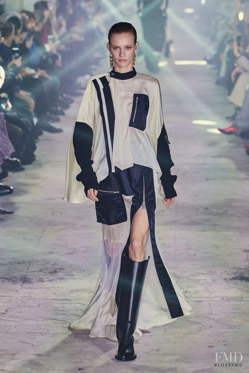 Sarah Dahl featured in  the Sacai fashion show for Autumn/Winter 2020