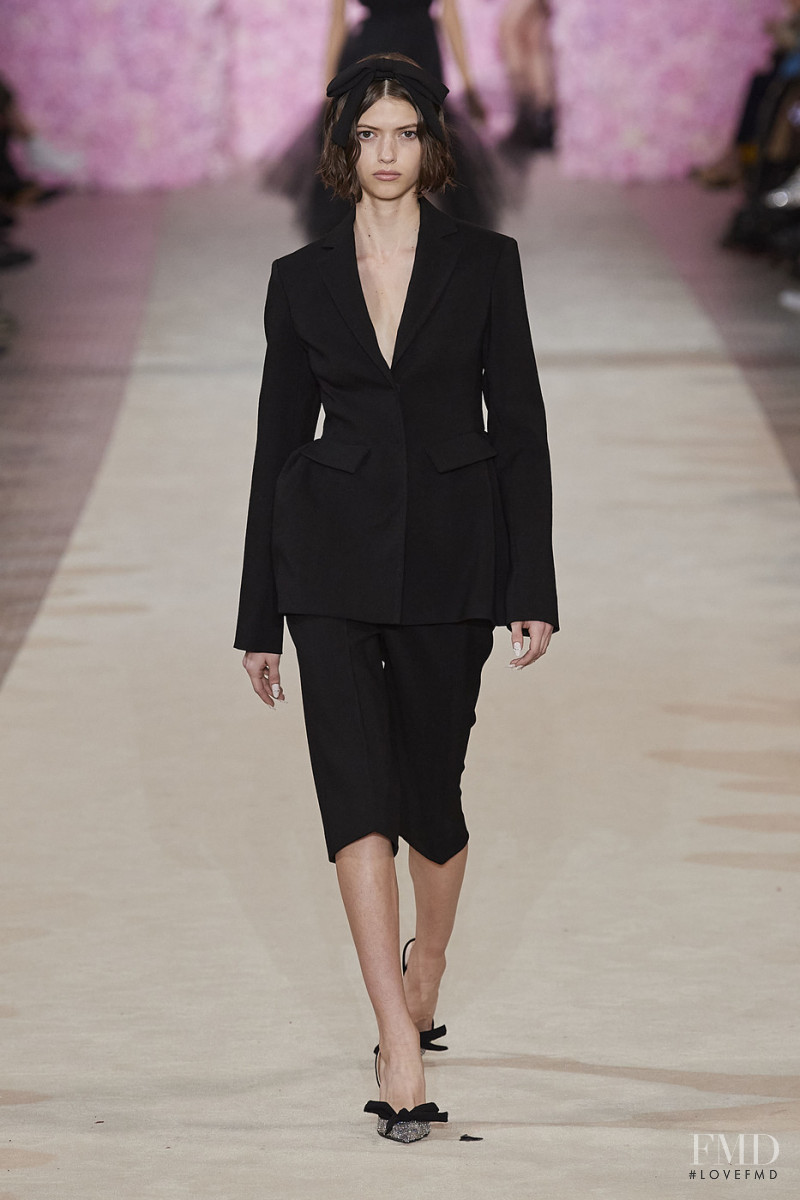 Valerie Scherzinger featured in  the Giambattista Valli fashion show for Autumn/Winter 2020