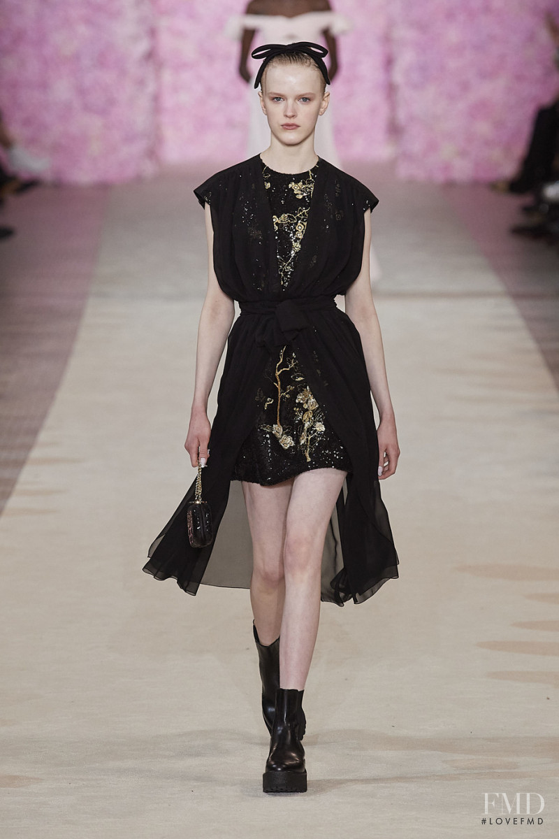 Hannah Motler featured in  the Giambattista Valli fashion show for Autumn/Winter 2020