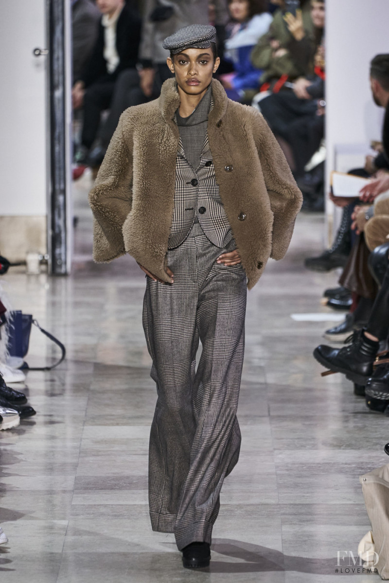 Samile Bermannelli featured in  the Akris fashion show for Autumn/Winter 2020