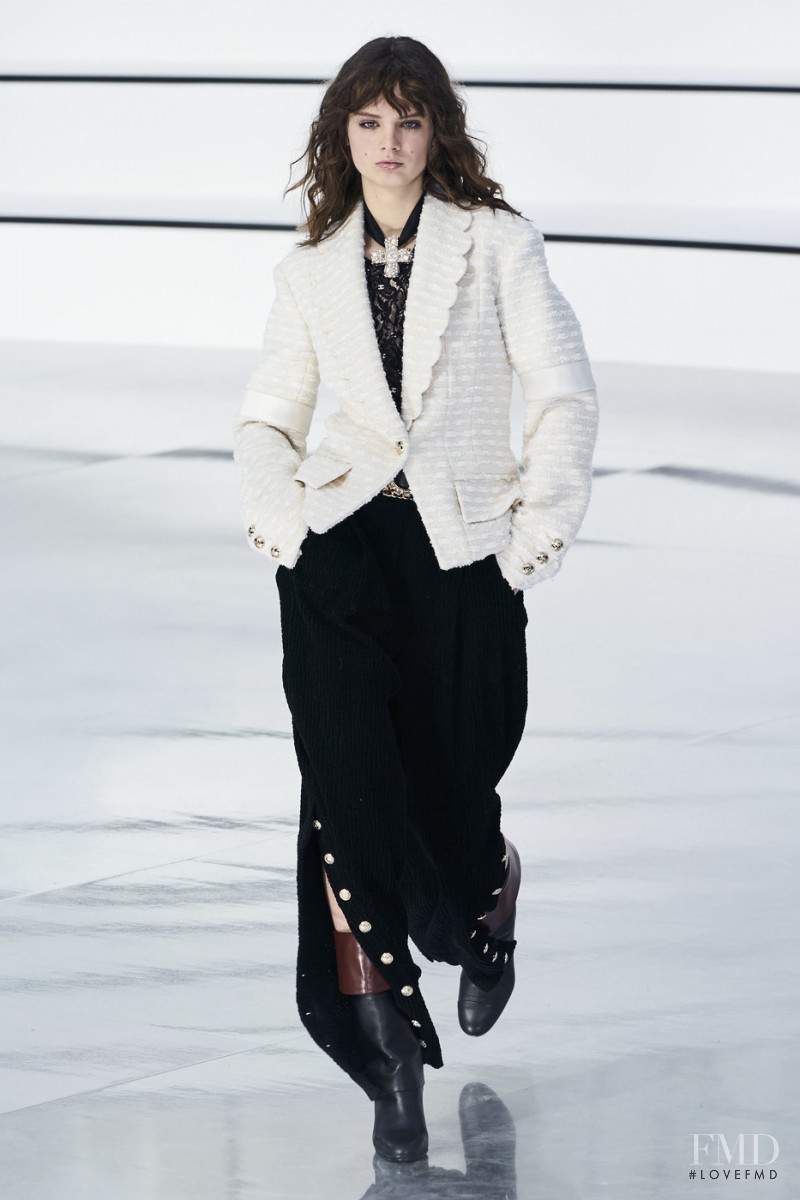 Giselle Norman featured in  the Chanel fashion show for Autumn/Winter 2020