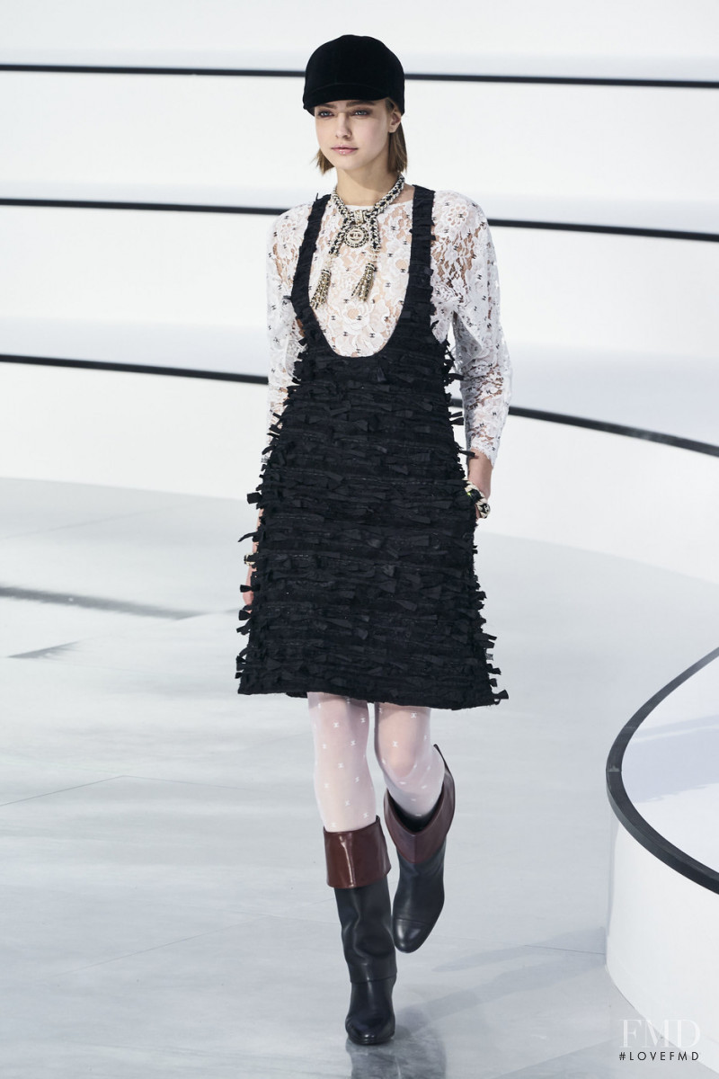 Liza Popova featured in  the Chanel fashion show for Autumn/Winter 2020
