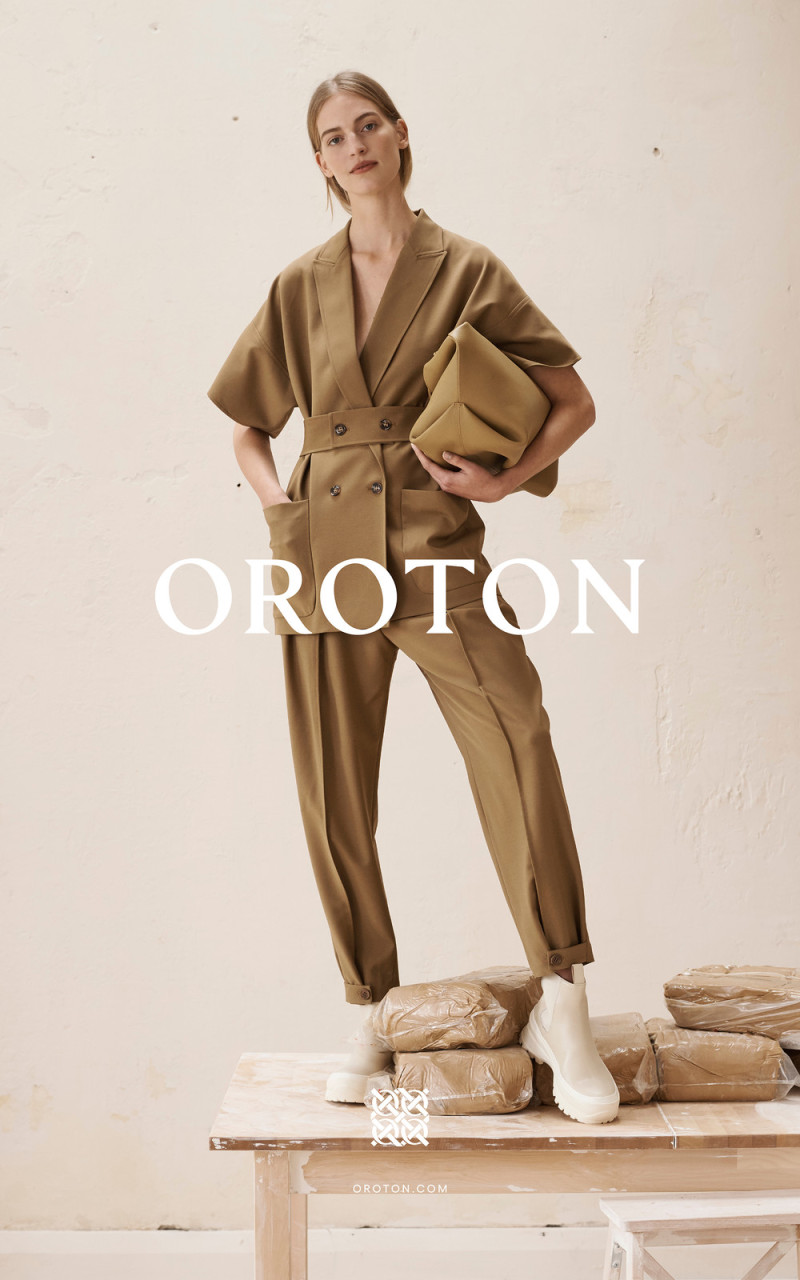 Vanessa Axente featured in  the Oroton advertisement for Spring/Summer 2020