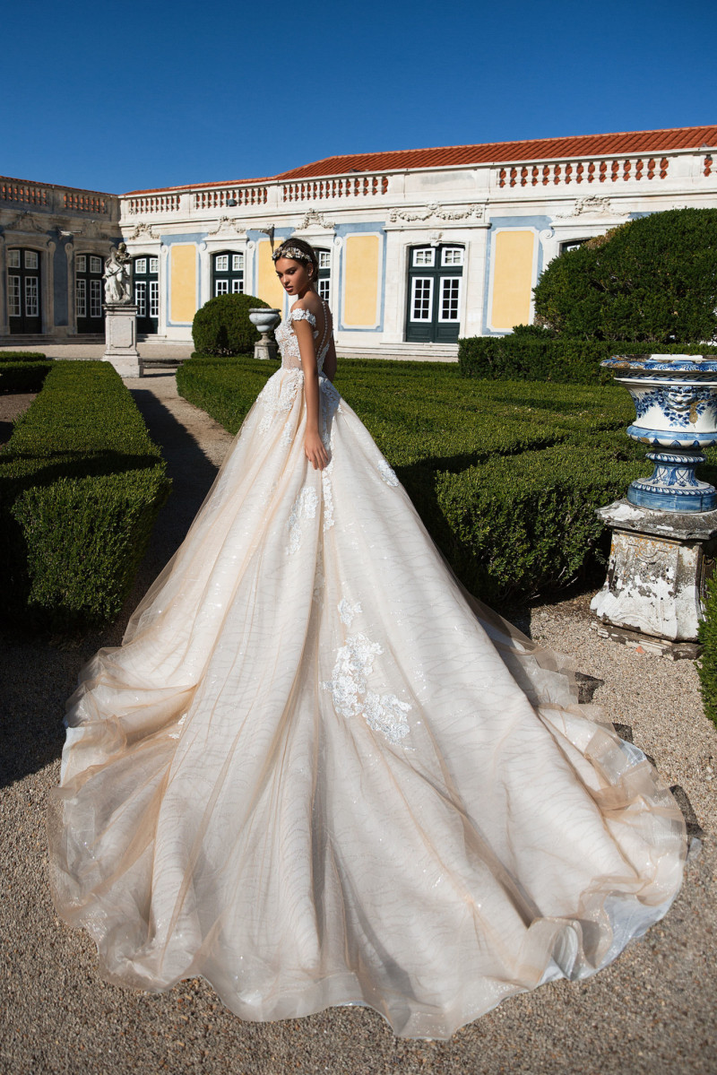 Valeria Rudenko featured in  the Milla Nova Sintra Holidays lookbook for Summer 2018