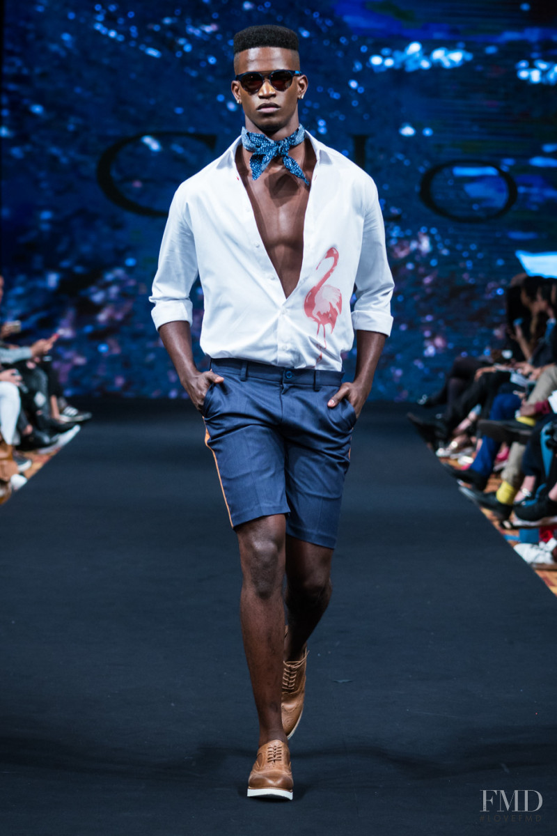 Salomon Diaz featured in  the Galo Bertin fashion show for Spring/Summer 2017