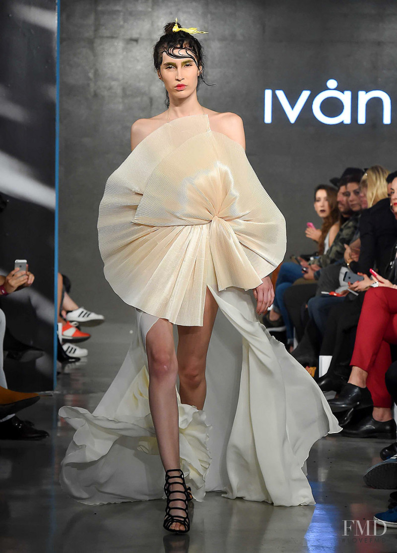 Karina Villa featured in  the Ivan Avalos fashion show for Spring/Summer 2017