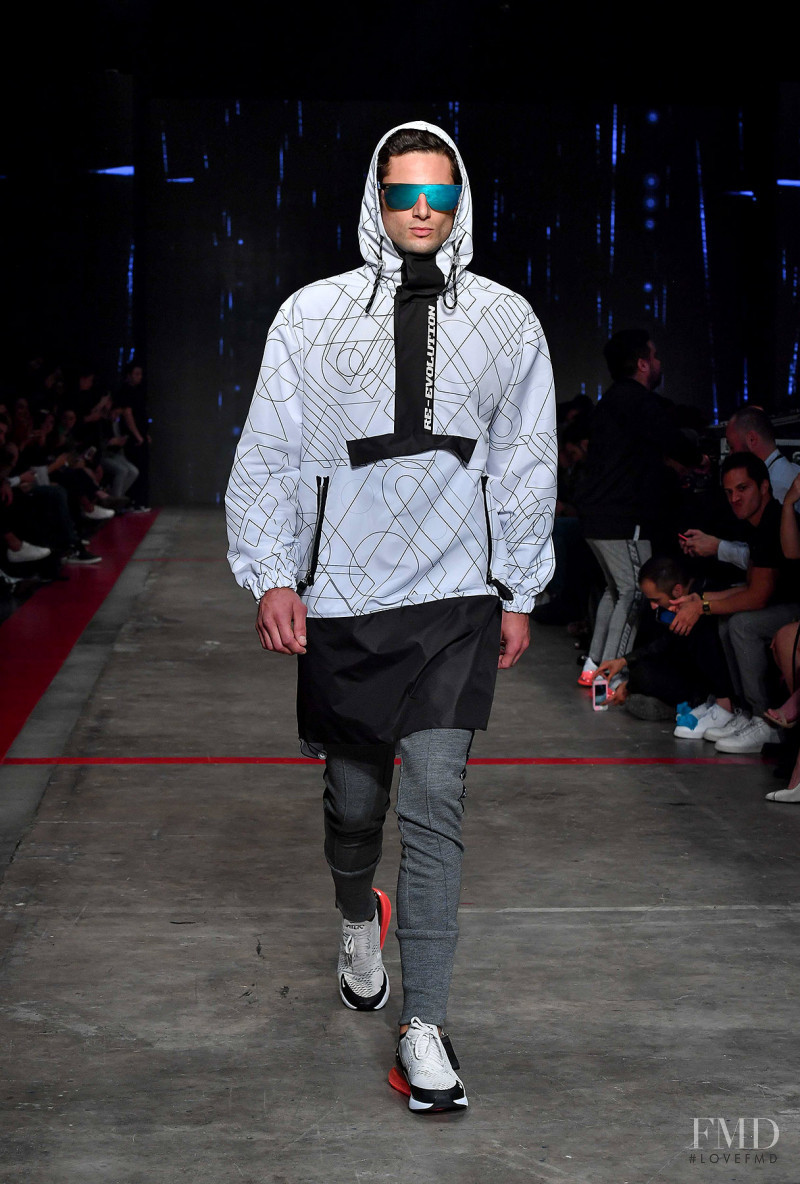 Jonathan Valdez featured in  the Anuar Layon fashion show for Autumn/Winter 2018