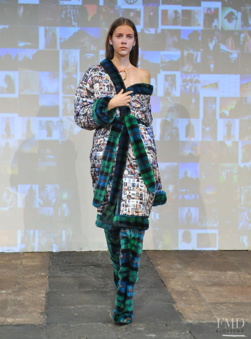 Sarah Cano featured in  the Esteban Cortazar fashion show for Autumn/Winter 2017