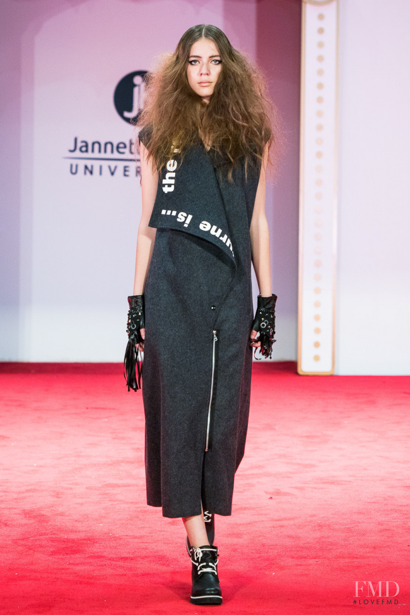 Sarah Cano featured in  the Jannette Klein Universidad fashion show for Autumn/Winter 2017