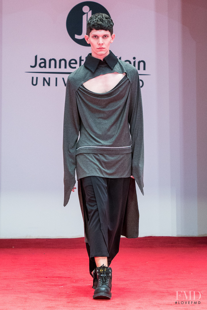 Jannette Klein Universidad fashion show for Autumn/Winter 2017