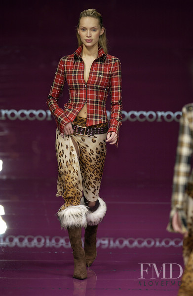 roccobarocco fashion show for Autumn/Winter 2002