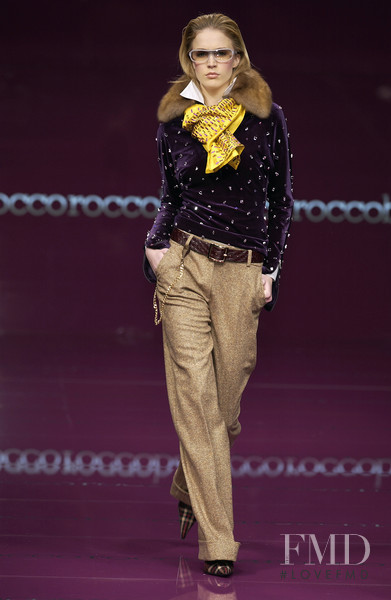 roccobarocco fashion show for Autumn/Winter 2002