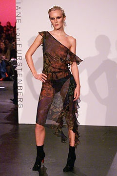 Diane Von Furstenberg fashion show for Autumn/Winter 2002