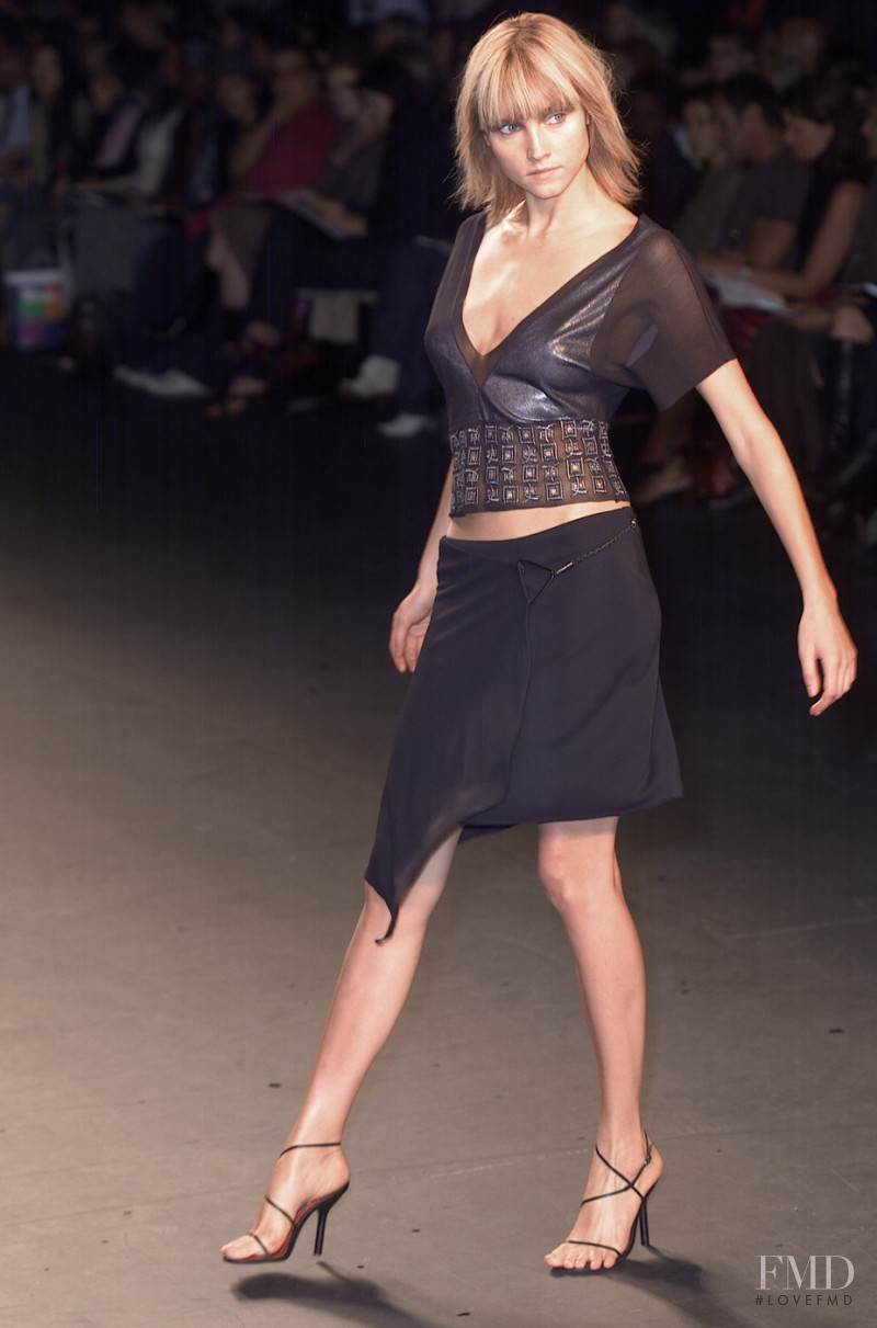 Vivienne Tam fashion show for Spring/Summer 2001