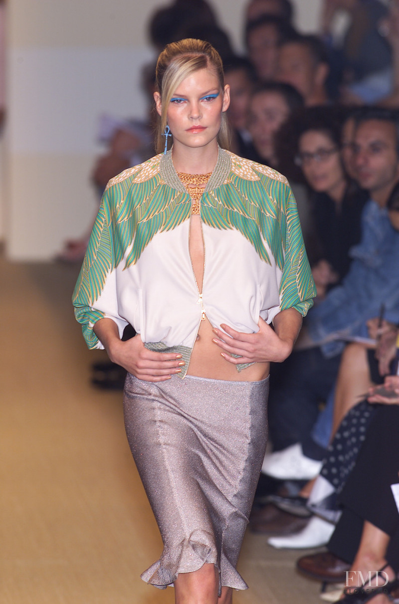 Rifat Ozbek fashion show for Spring/Summer 2001