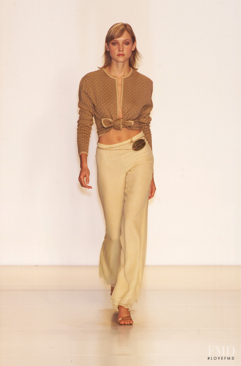 Halston fashion show for Spring/Summer 2001