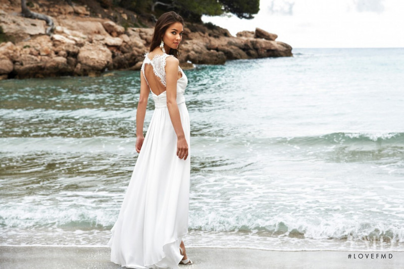 Gulsina Kalimullina featured in  the Linea Raffaelli Bridal lookbook for Spring/Summer 2020