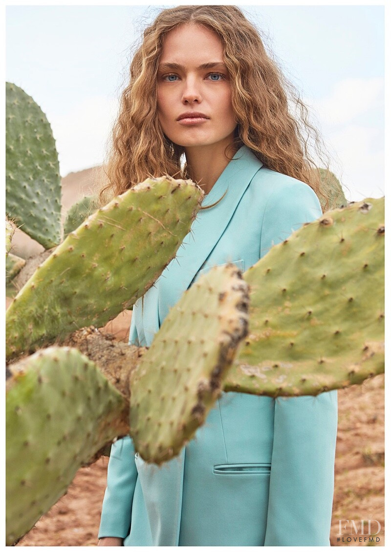 Anna Mila Guyenz featured in  the Stradivarius advertisement for Spring/Summer 2019