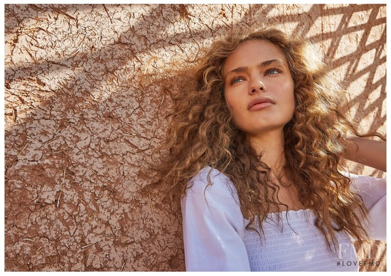 Anna Mila Guyenz featured in  the Stradivarius advertisement for Spring/Summer 2019