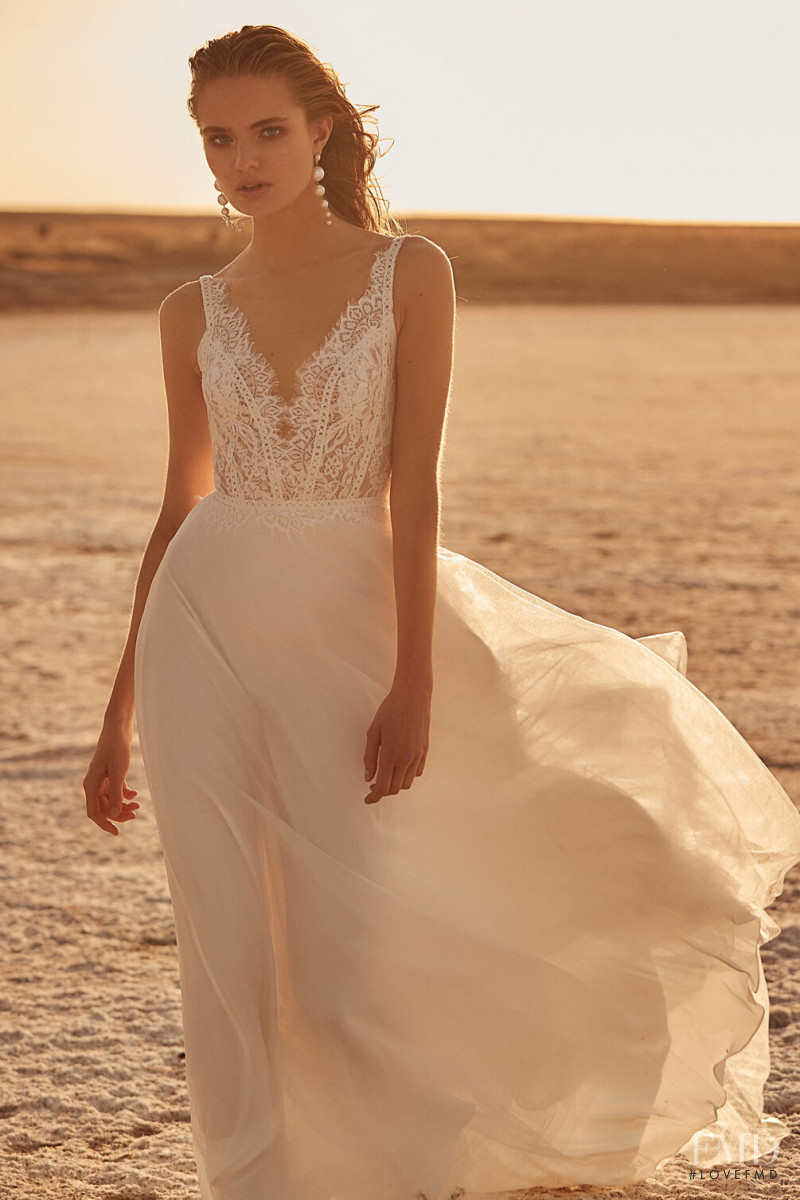 Anna Mila Guyenz featured in  the One Day Bridal lookbook for Resort 2019