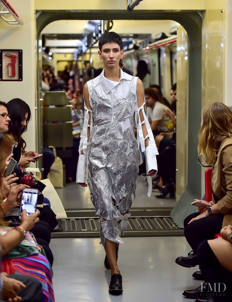 Sofia Torres featured in  the Colectivo Diseño Mexicano fashion show for Spring/Summer 2018