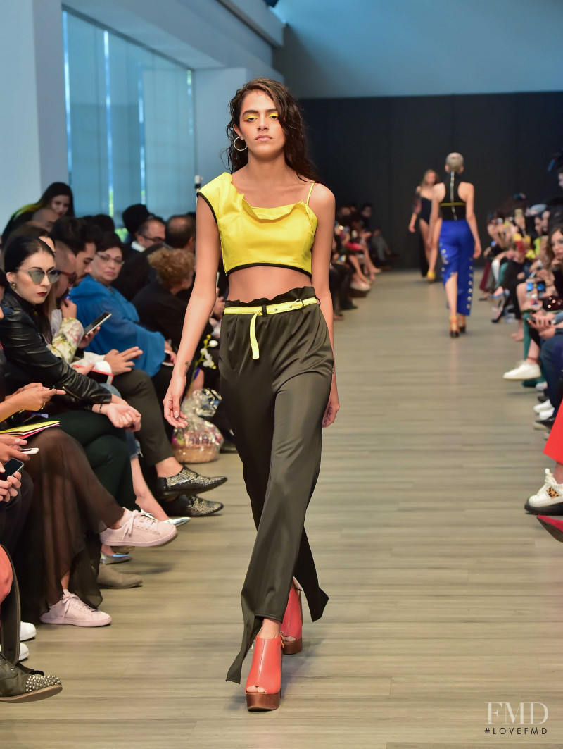 Lucia Villa featured in  the Jannette Klein Universidad fashion show for Spring/Summer 2018