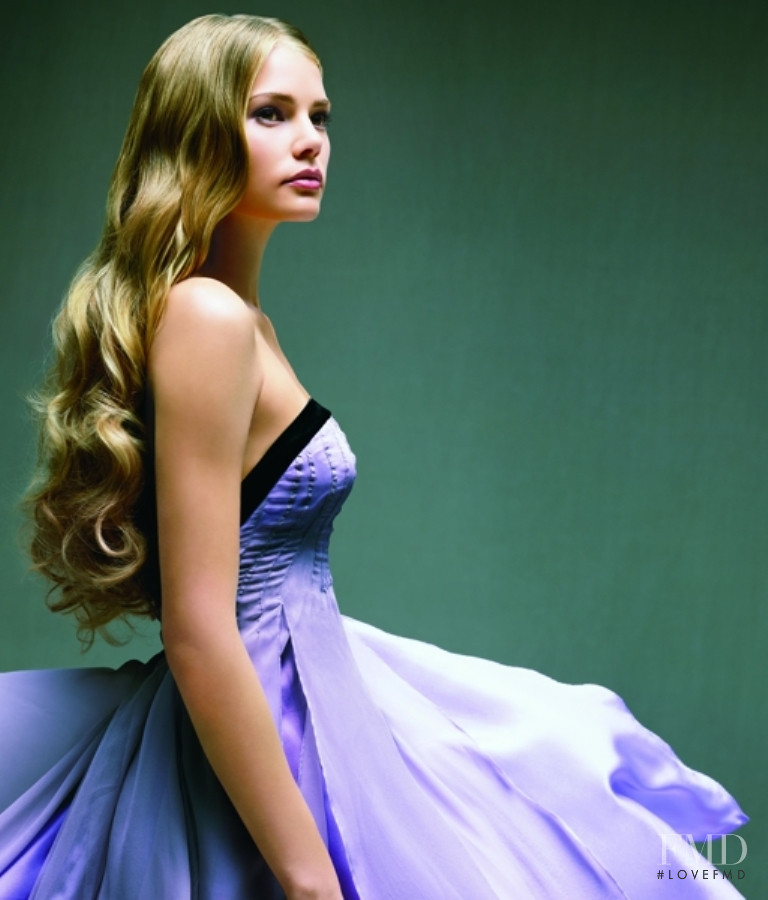 Tori Praver featured in  the Lunasol by Kanebo advertisement for Spring/Summer 2010