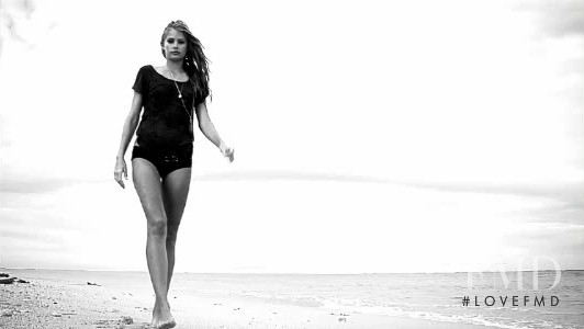 Tori Praver featured in  the Billabong advertisement for Spring/Summer 2009