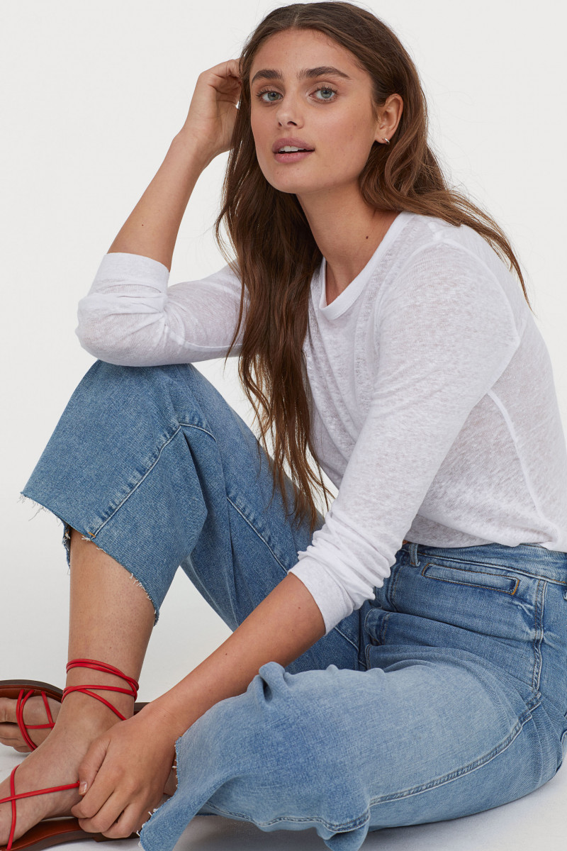 Taylor Hill featured in  the H&M catalogue for Pre-Fall 2019