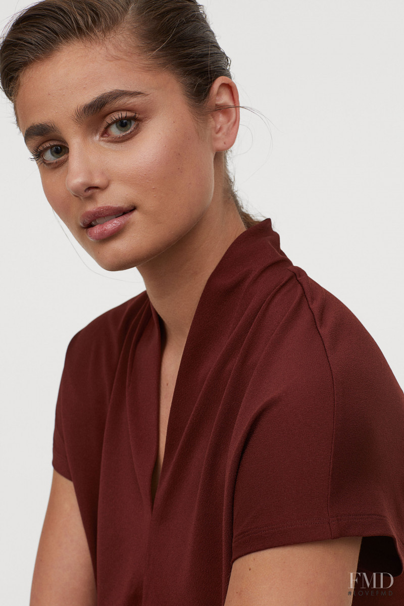 Taylor Hill featured in  the H&M catalogue for Pre-Fall 2019