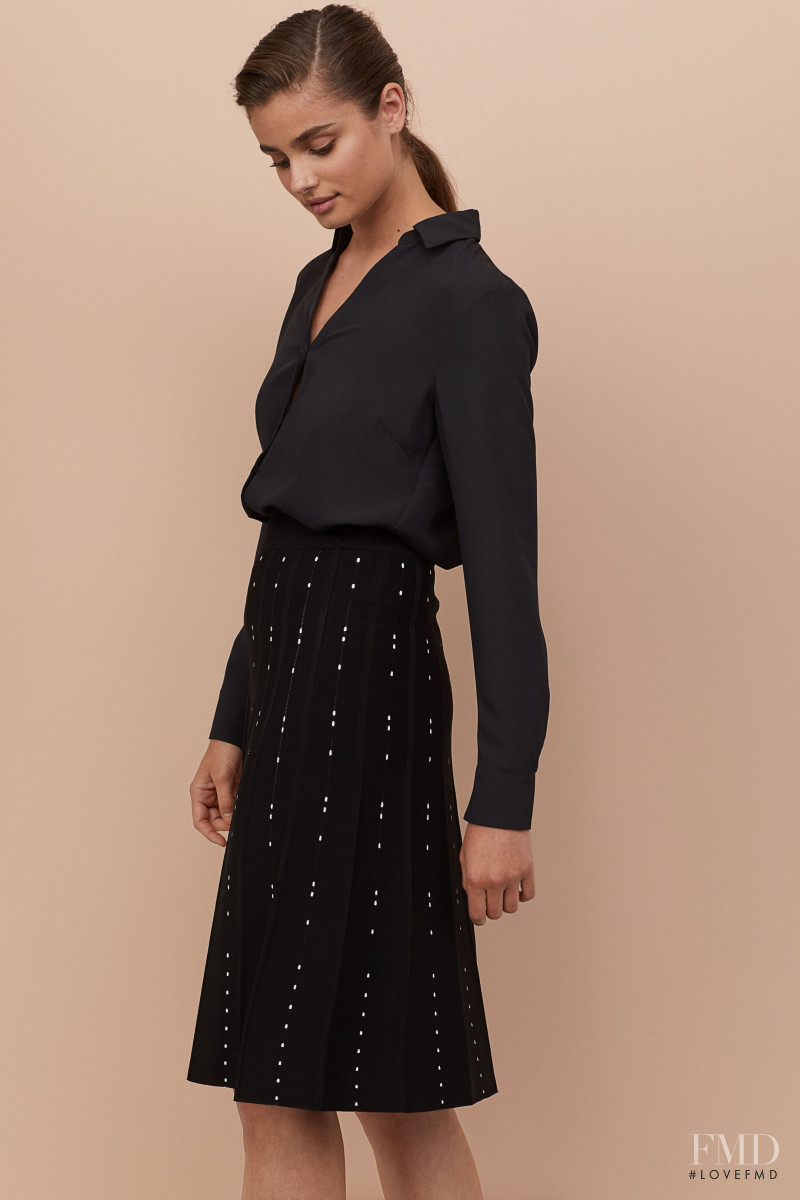 Taylor Hill featured in  the H&M catalogue for Pre-Fall 2019