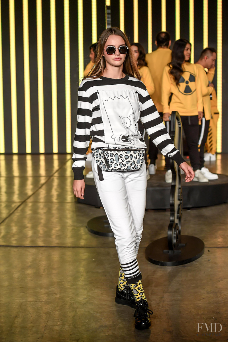 Karla Laviada featured in  the Anuar Layon fashion show for Spring/Summer 2019