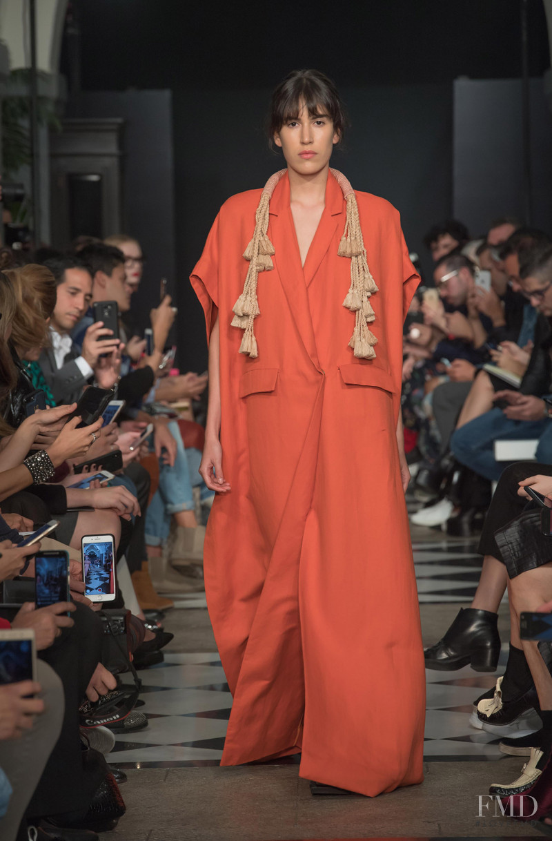 Julia Y Renata fashion show for Spring/Summer 2019