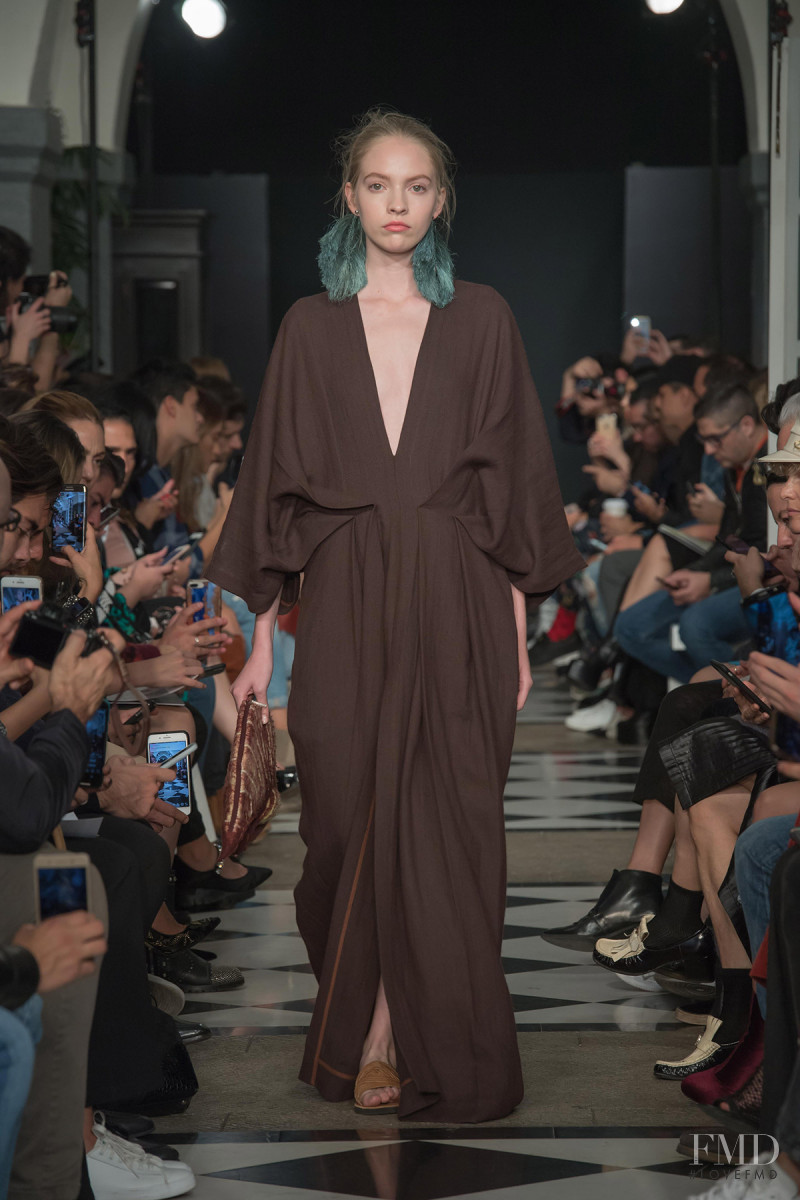 Alejandra Velasco featured in  the Julia Y Renata fashion show for Spring/Summer 2019