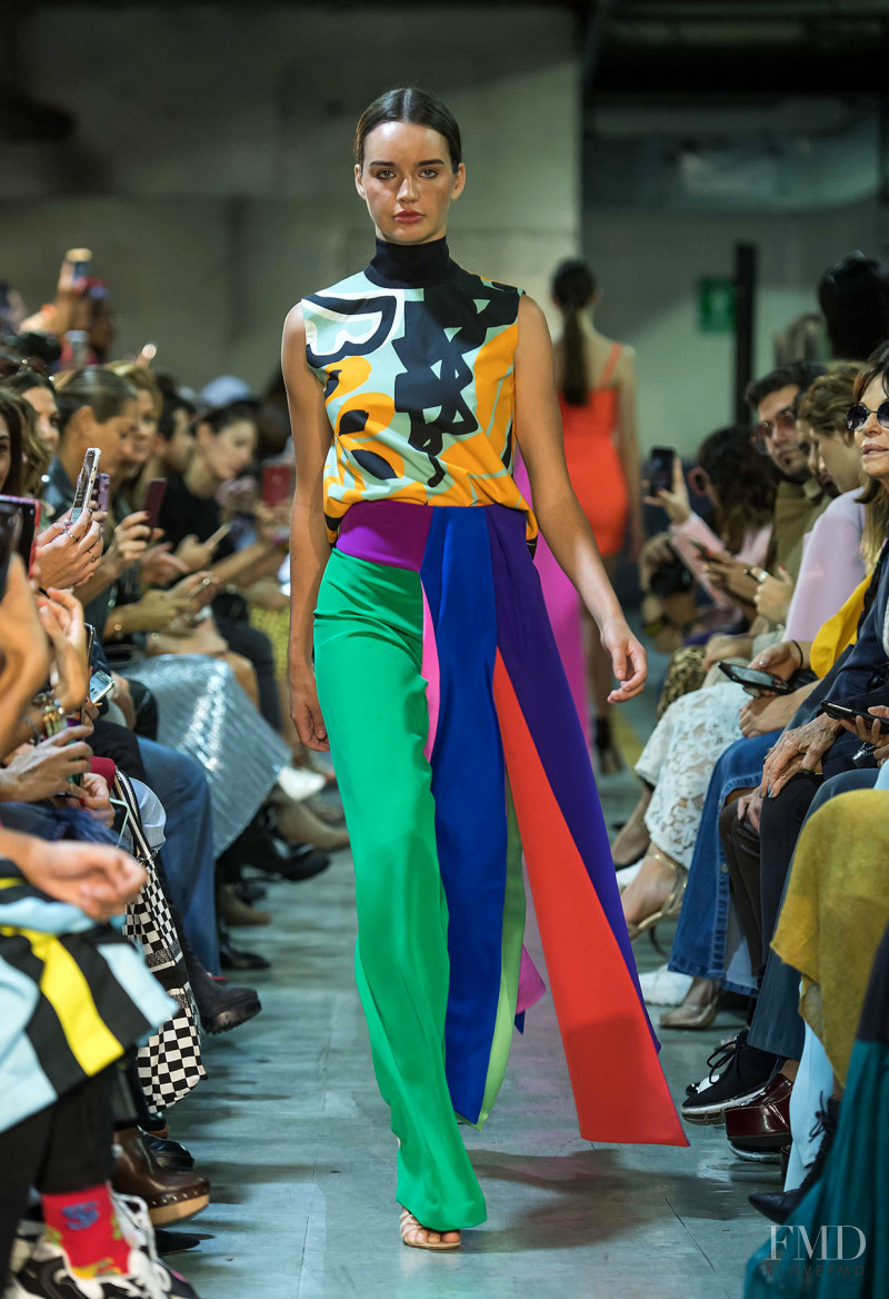 Karla Laviada featured in  the Kris Goyri fashion show for Spring/Summer 2019